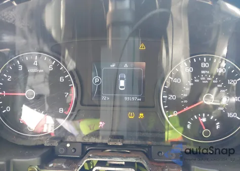 2018 Kia Optima S z USA, uszkodzony, nr VIN 5XXGT4L36JG216406